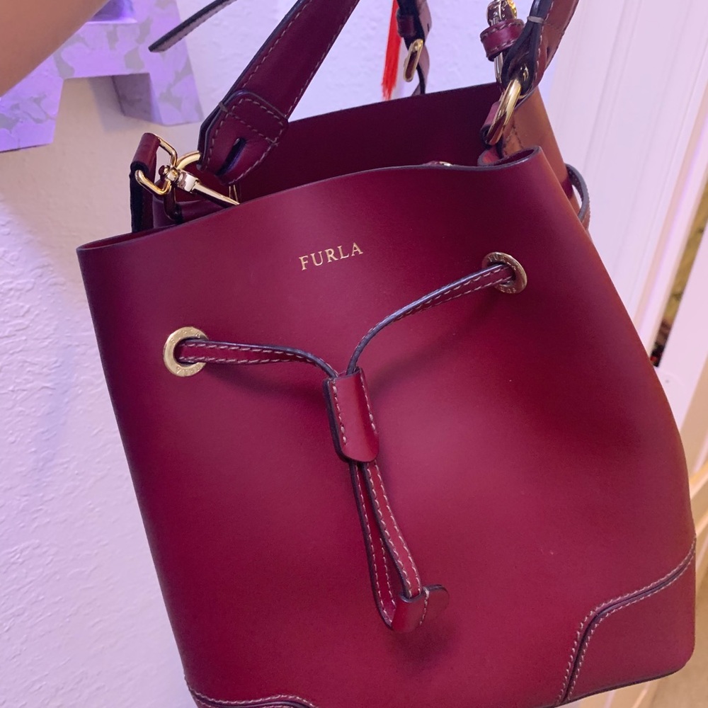 Furla bucket, crossbody bag